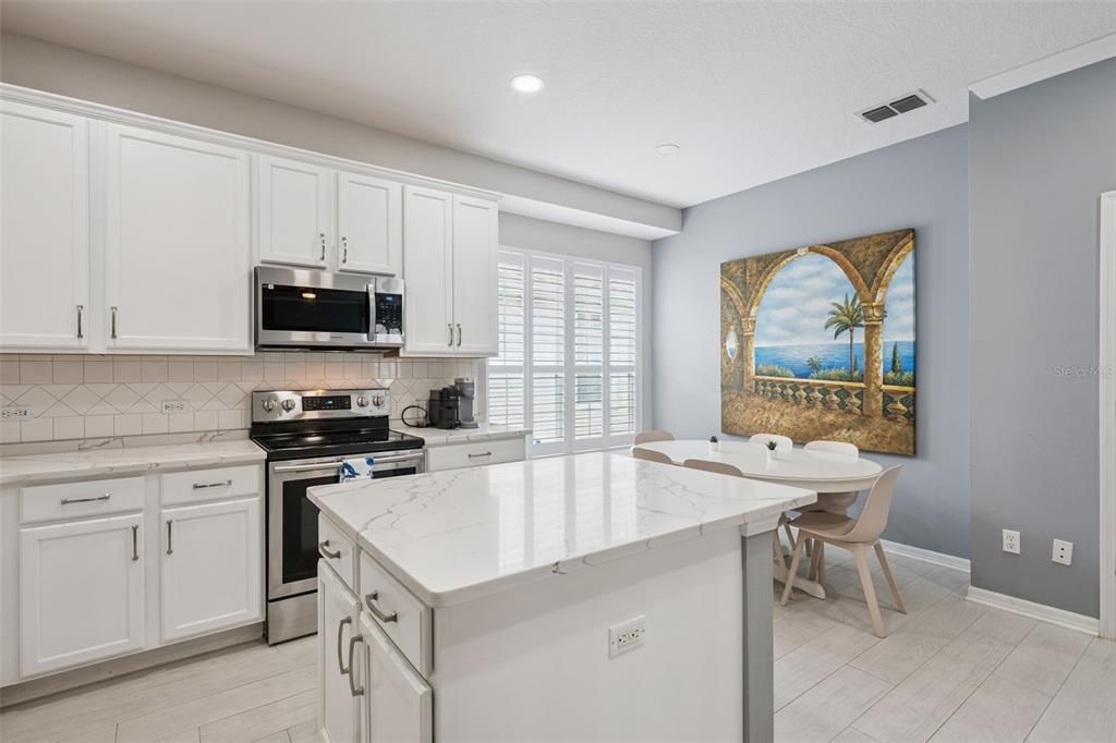 For Sale: $550,000 (3 beds, 2 baths, 2052 Square Feet)