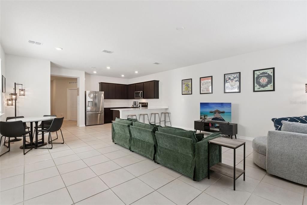 На продажу: $479,999 (4 спален, 3 ванн, 1833 Квадратных фут)