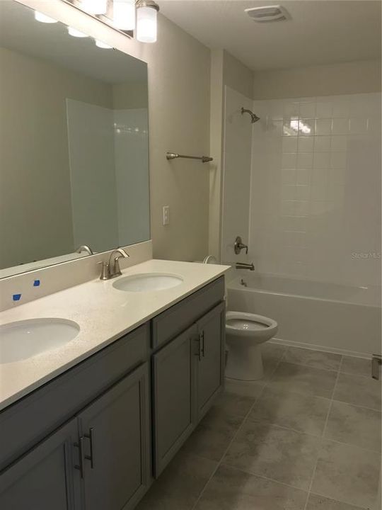 En Renta: $2,950 (5 camas, 3 baños, 2461 Pies cuadrados)