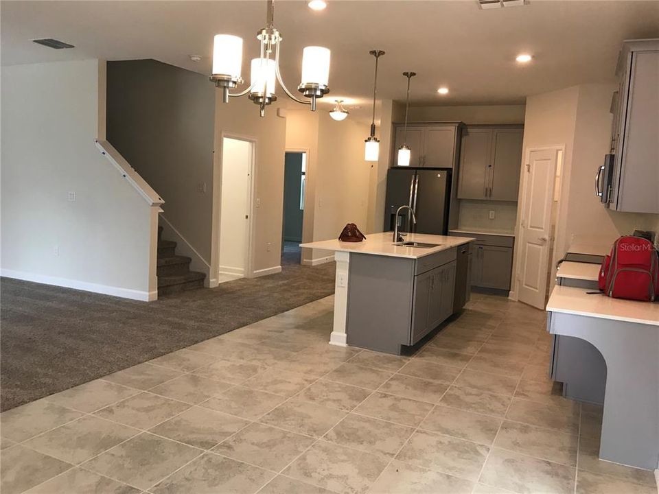 En Renta: $2,950 (5 camas, 3 baños, 2461 Pies cuadrados)