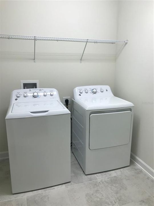 En Renta: $2,950 (5 camas, 3 baños, 2461 Pies cuadrados)