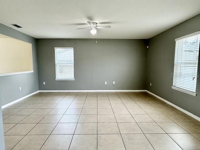 В аренду: $2,395 (4 спален, 2 ванн, 2508 Квадратных фут)
