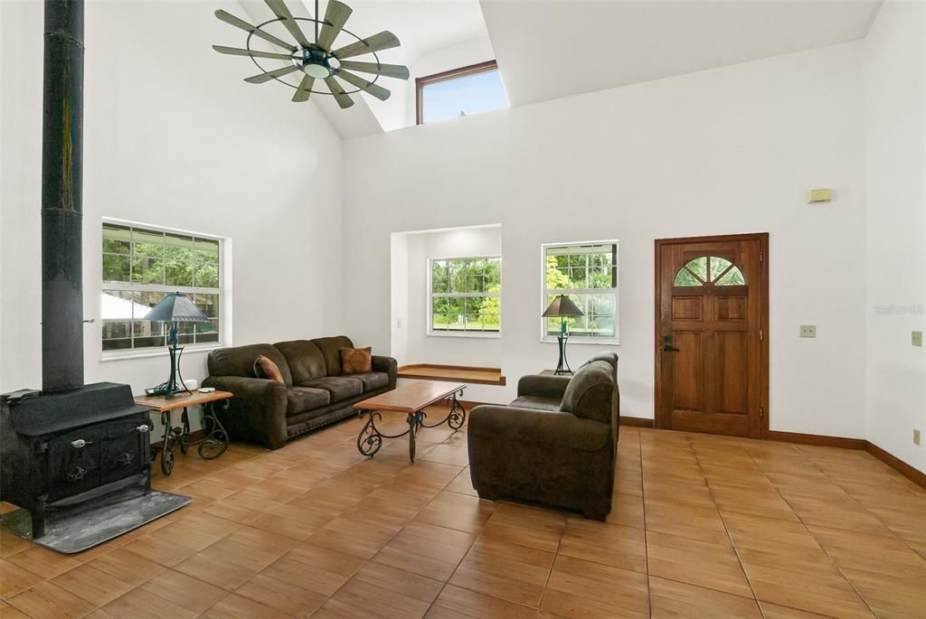 En Venta: $599,000 (3 camas, 1 baños, 1657 Pies cuadrados)