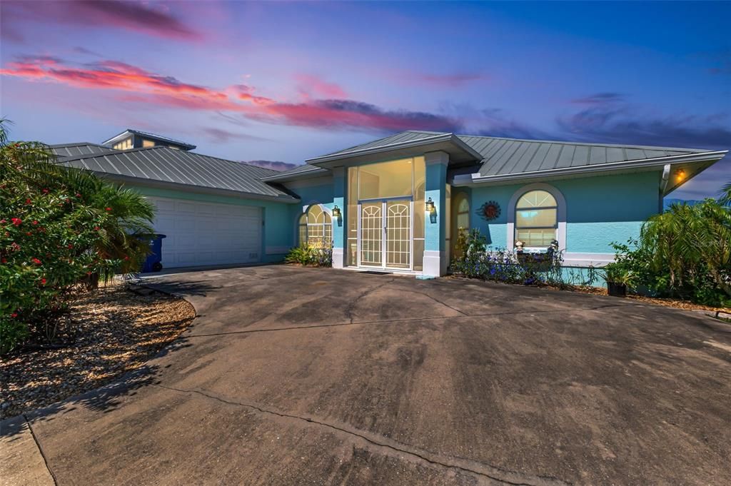 For Sale: $690,000 (3 beds, 2 baths, 2088 Square Feet)