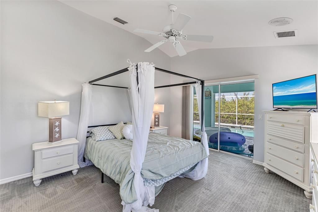 For Sale: $690,000 (3 beds, 2 baths, 2088 Square Feet)