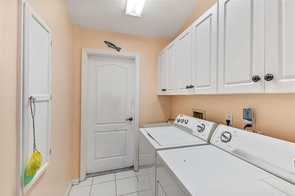 For Sale: $690,000 (3 beds, 2 baths, 2088 Square Feet)