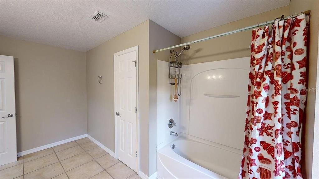 В аренду: $3,500 (3 спален, 2 ванн, 2974 Квадратных фут)