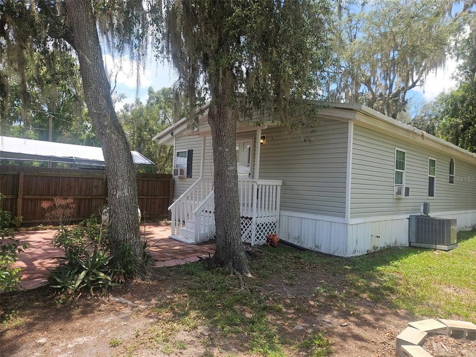 For Sale: $225,000 (3 beds, 2 baths, 1186 Square Feet)