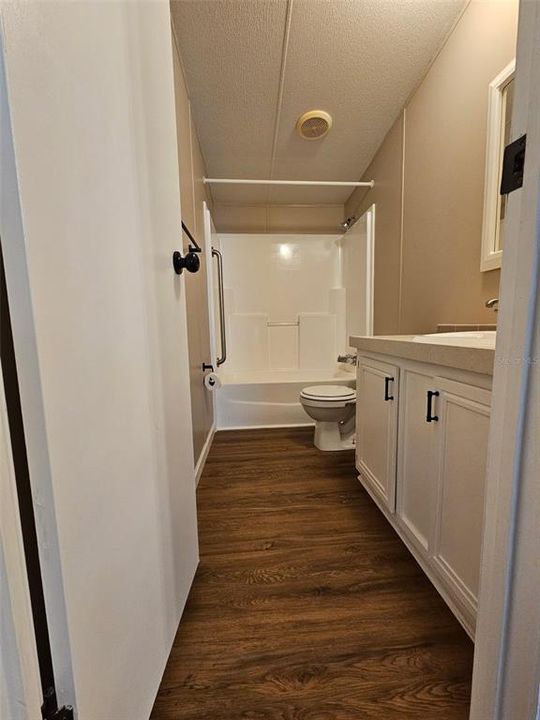 For Sale: $225,000 (3 beds, 2 baths, 1186 Square Feet)