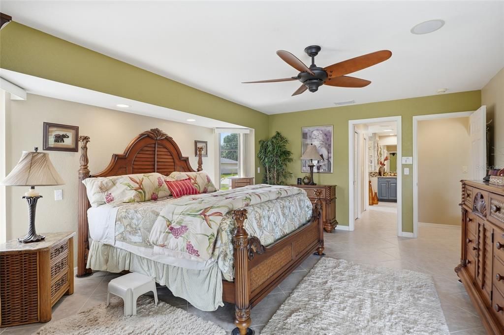For Sale: $650,000 (3 beds, 2 baths, 2154 Square Feet)