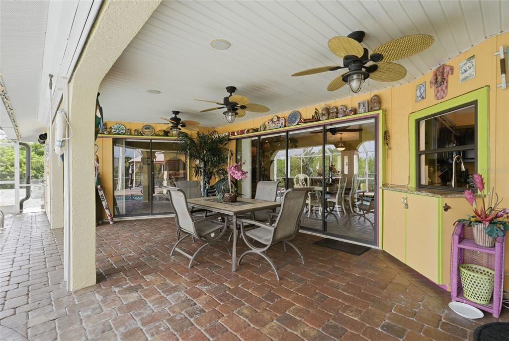 For Sale: $650,000 (3 beds, 2 baths, 2154 Square Feet)