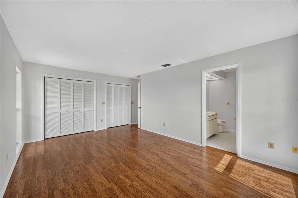 For Sale: $265,000 (2 beds, 2 baths, 1913 Square Feet)