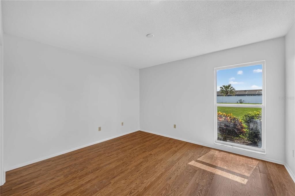 For Sale: $265,000 (2 beds, 2 baths, 1913 Square Feet)