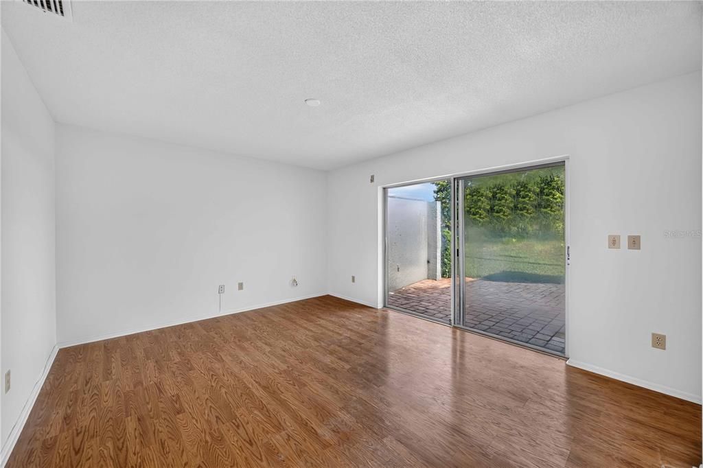 For Sale: $265,000 (2 beds, 2 baths, 1913 Square Feet)