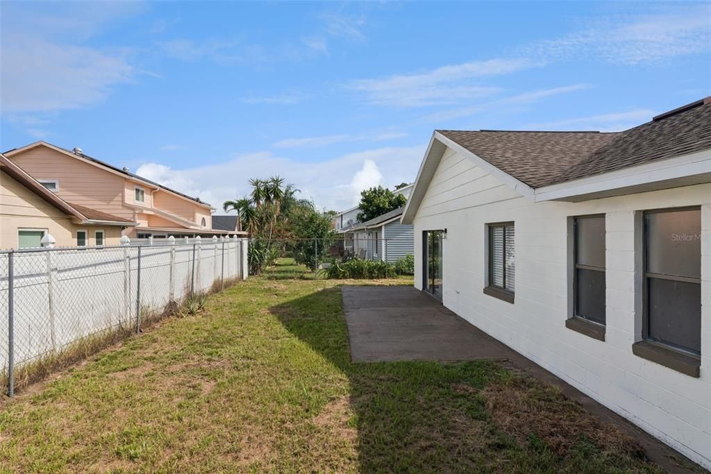 На продажу: $409,900 (3 спален, 2 ванн, 1326 Квадратных фут)