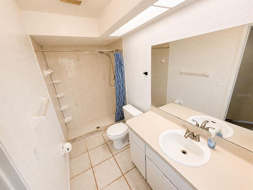 На продажу: $284,900 (3 спален, 2 ванн, 1461 Квадратных фут)