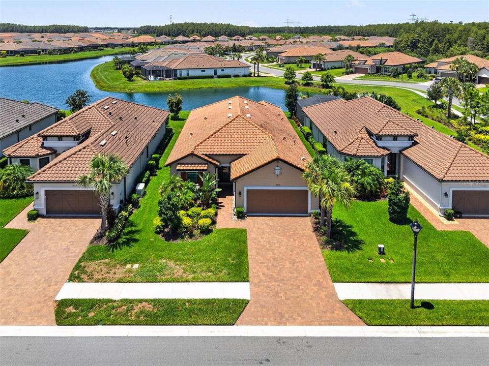 En Venta: $759,000 (3 camas, 3 baños, 2295 Pies cuadrados)