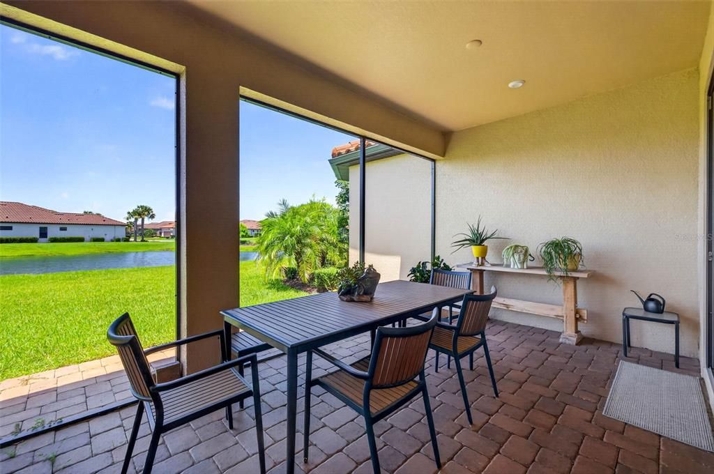 En Venta: $759,000 (3 camas, 3 baños, 2295 Pies cuadrados)