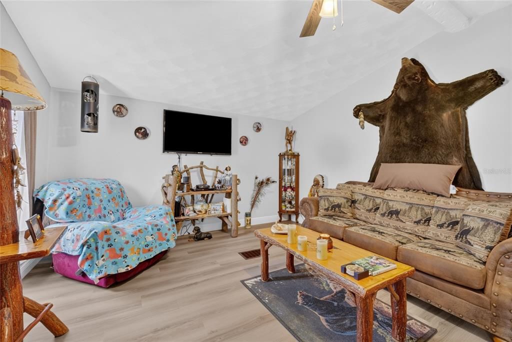 На продажу: $199,900 (3 спален, 2 ванн, 1530 Квадратных фут)