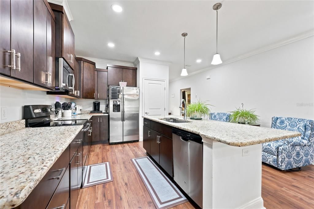 На продажу: $329,000 (4 спален, 2 ванн, 1787 Квадратных фут)