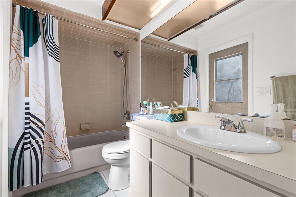 For Sale: $540,000 (3 beds, 2 baths, 2039 Square Feet)
