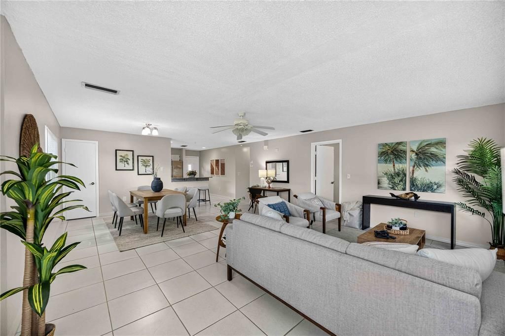 For Sale: $200,000 (2 beds, 2 baths, 1258 Square Feet)