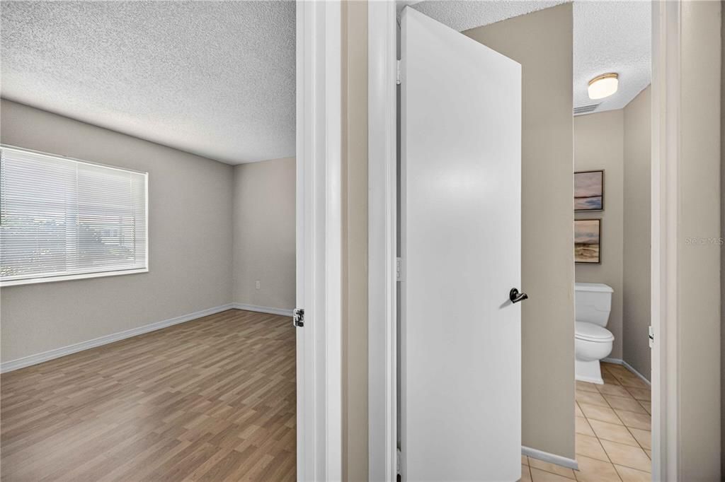 For Sale: $200,000 (2 beds, 2 baths, 1258 Square Feet)