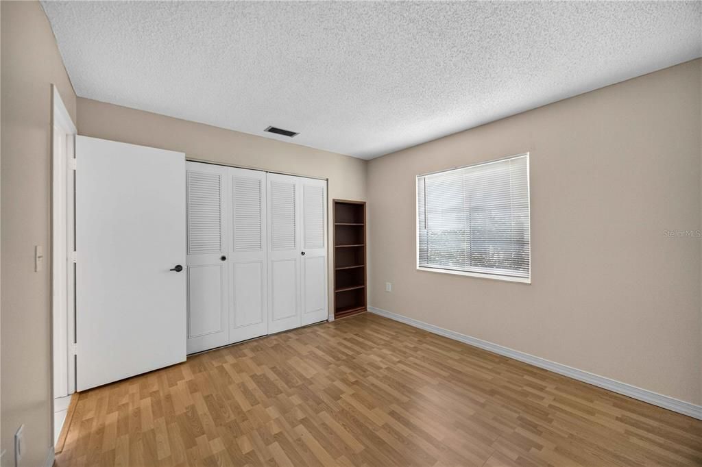 For Sale: $200,000 (2 beds, 2 baths, 1258 Square Feet)
