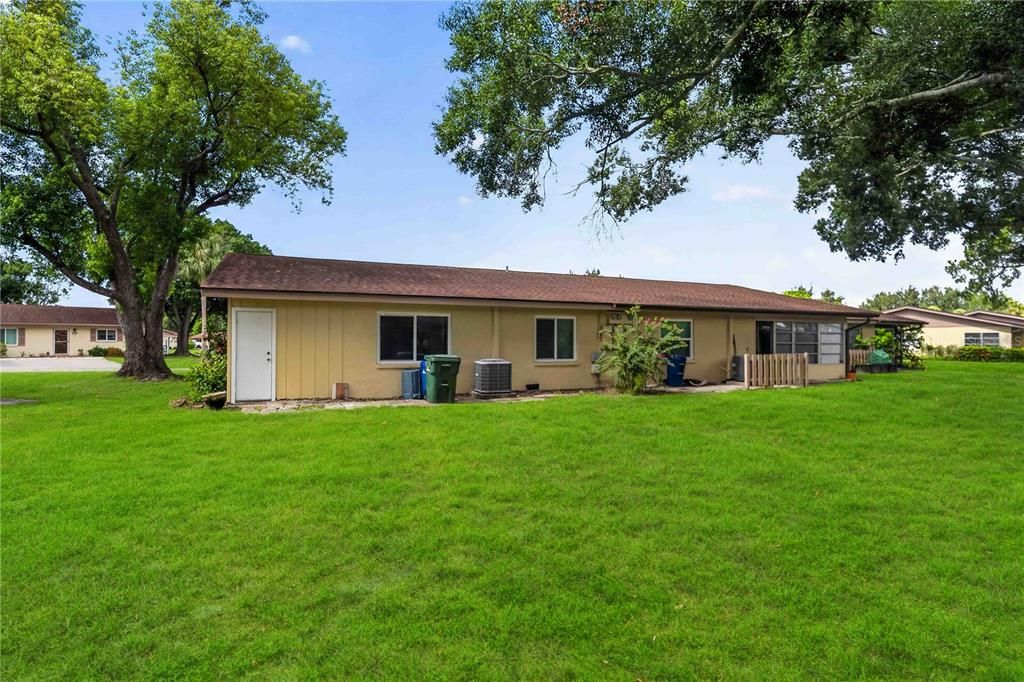 For Sale: $200,000 (2 beds, 2 baths, 1258 Square Feet)