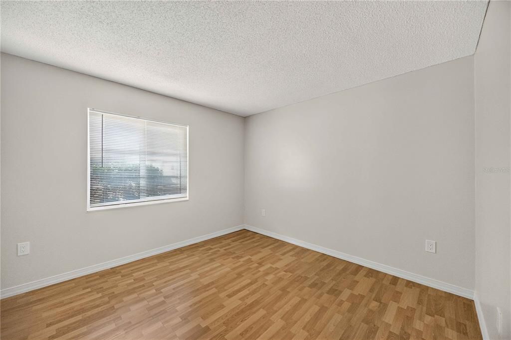For Sale: $200,000 (2 beds, 2 baths, 1258 Square Feet)