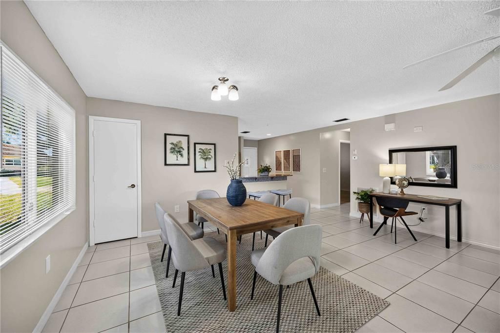 For Sale: $200,000 (2 beds, 2 baths, 1258 Square Feet)