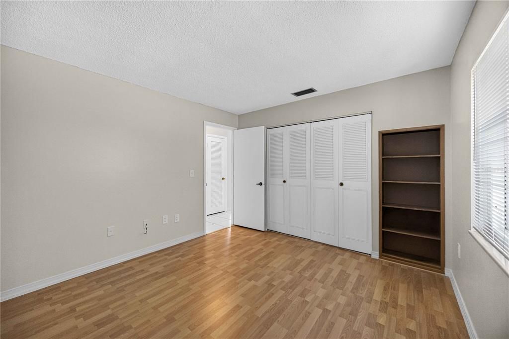 For Sale: $200,000 (2 beds, 2 baths, 1258 Square Feet)