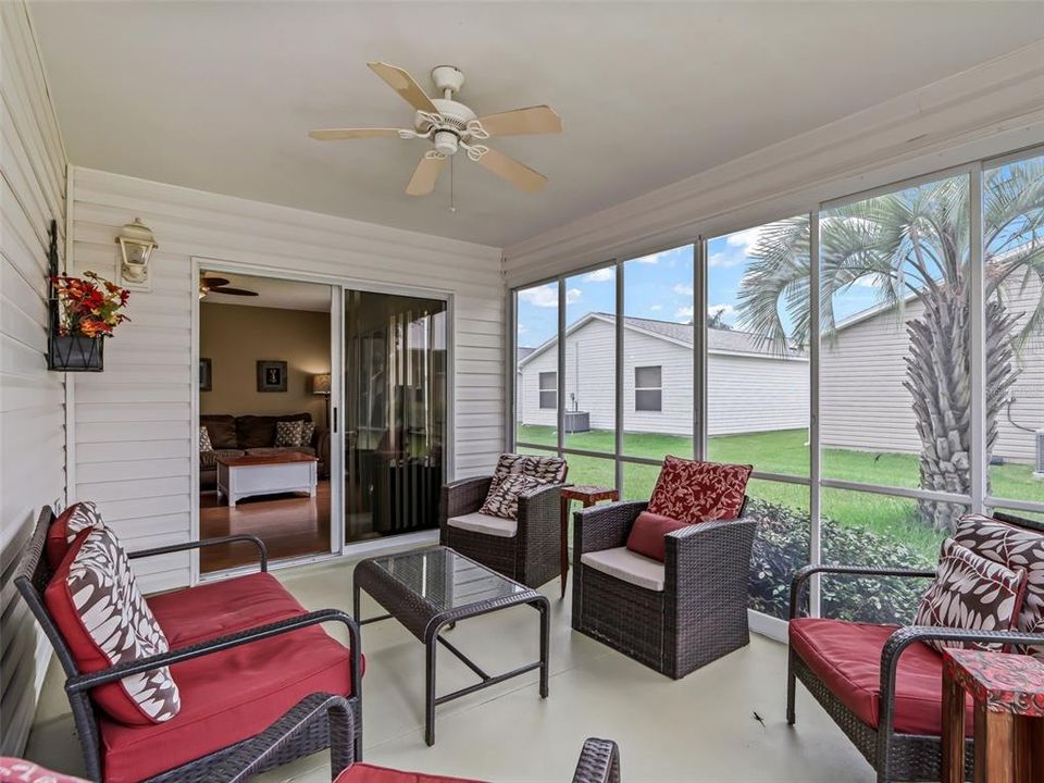 For Sale: $254,900 (2 beds, 2 baths, 1100 Square Feet)