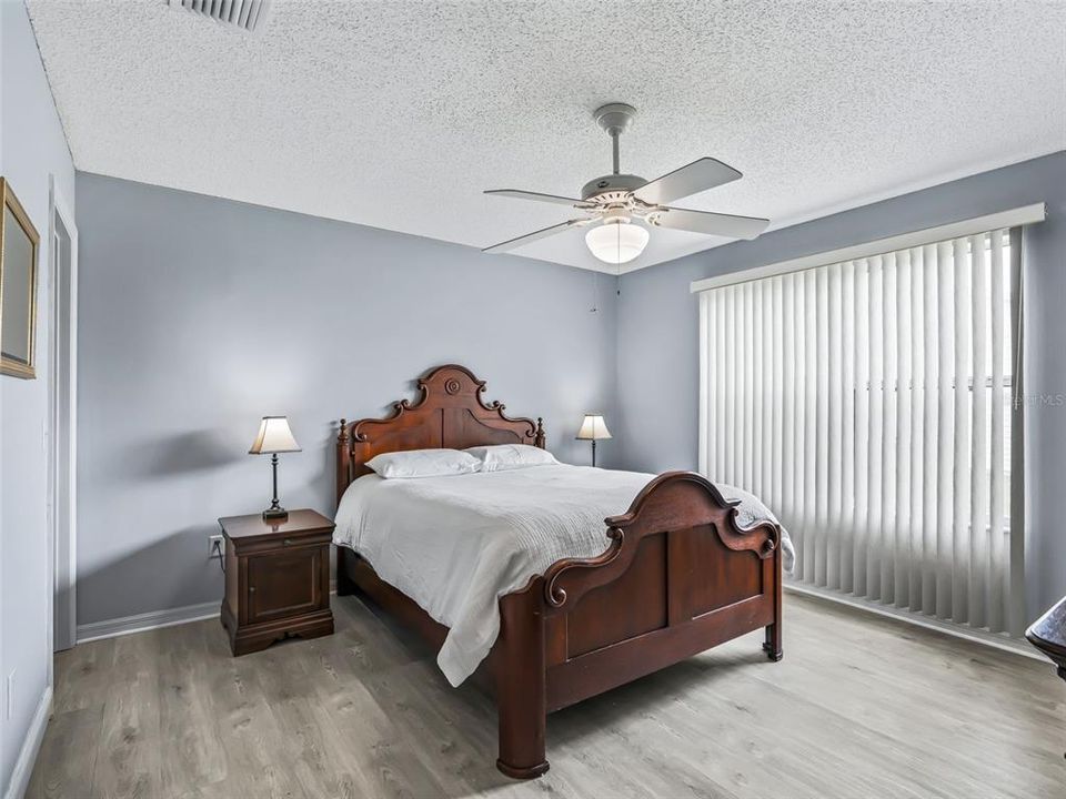 For Sale: $254,900 (2 beds, 2 baths, 1100 Square Feet)