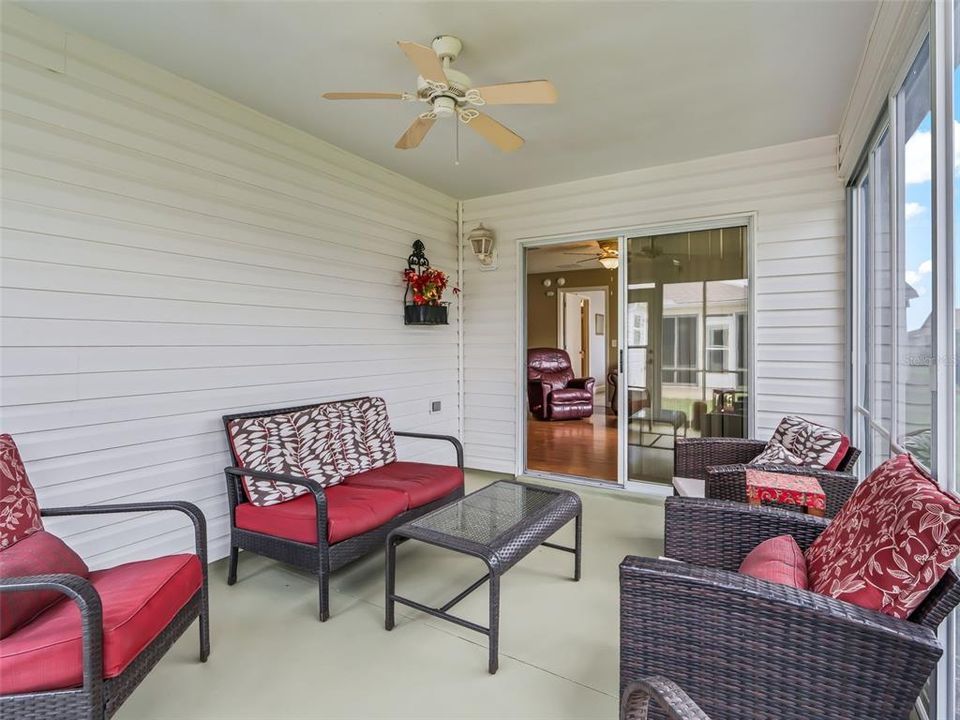 For Sale: $254,900 (2 beds, 2 baths, 1100 Square Feet)