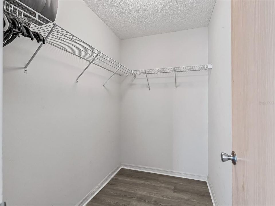For Sale: $254,900 (2 beds, 2 baths, 1100 Square Feet)