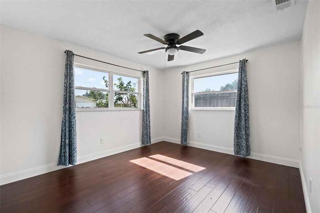 В аренду: $2,950 (3 спален, 2 ванн, 1208 Квадратных фут)