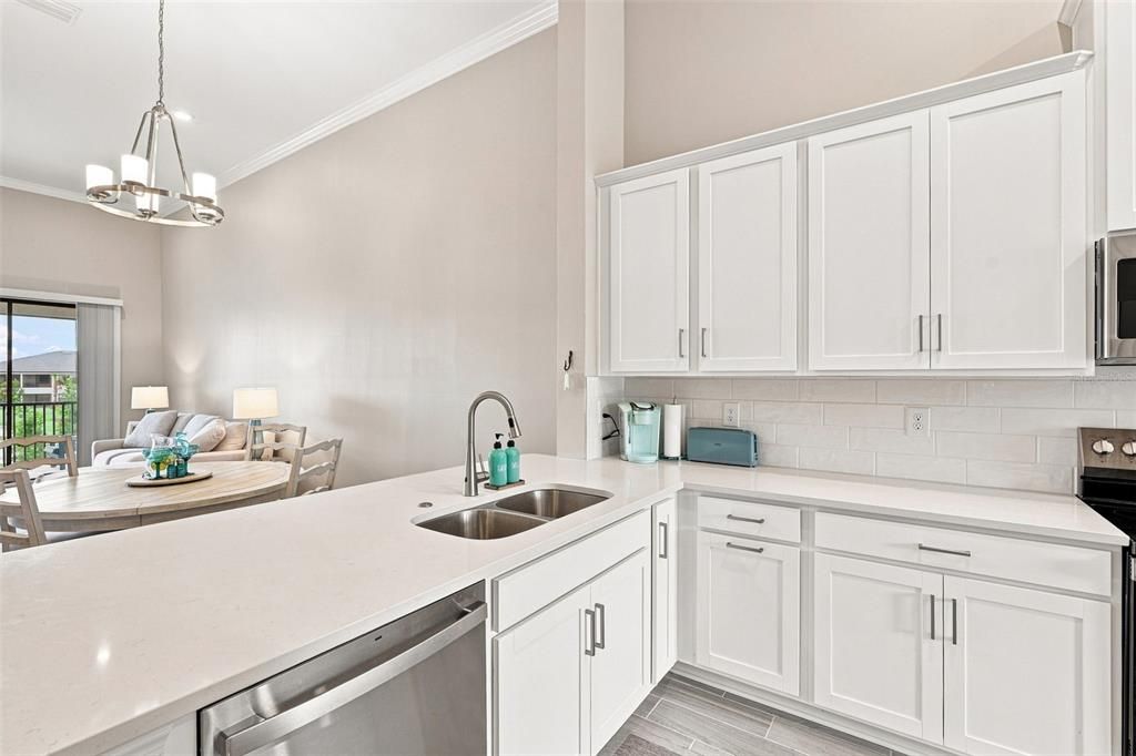 For Sale: $250,000 (2 beds, 2 baths, 1616 Square Feet)
