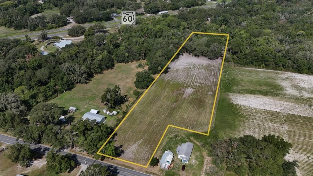 На продажу: $385,000 (3.26 acres)