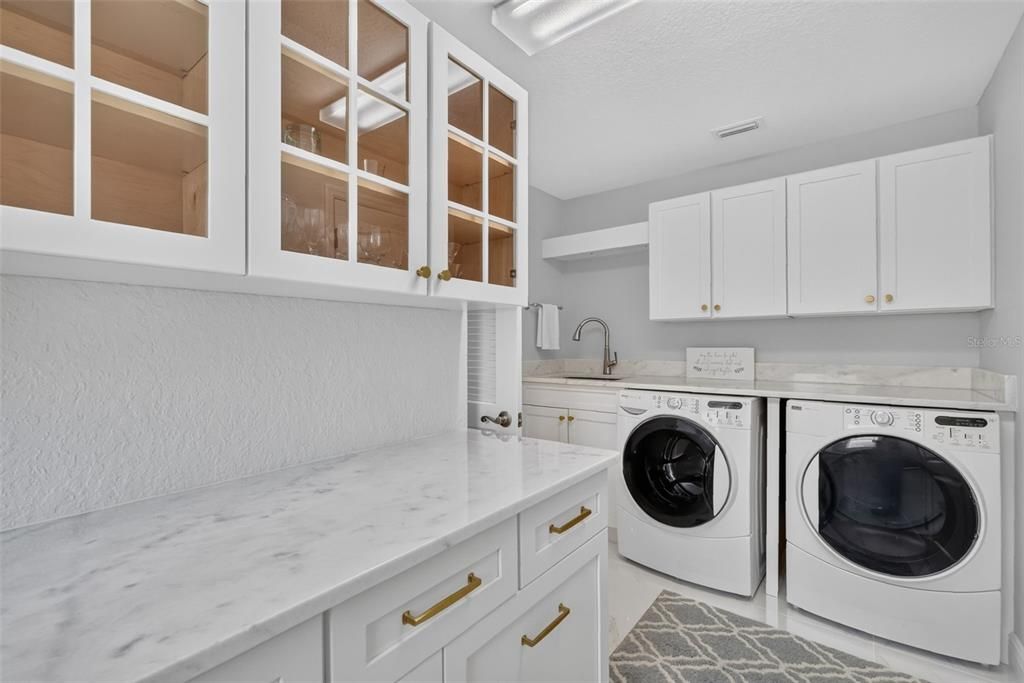 En Venta: $875,000 (3 camas, 2 baños, 2128 Pies cuadrados)