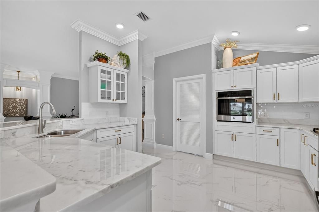 En Venta: $875,000 (3 camas, 2 baños, 2128 Pies cuadrados)