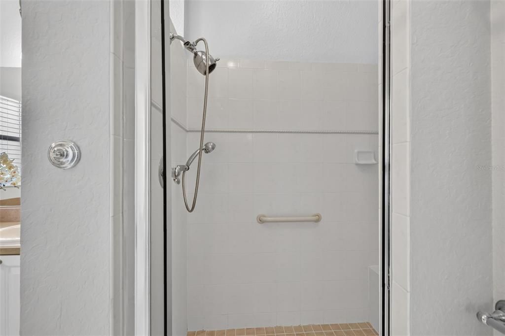 En Venta: $875,000 (3 camas, 2 baños, 2128 Pies cuadrados)