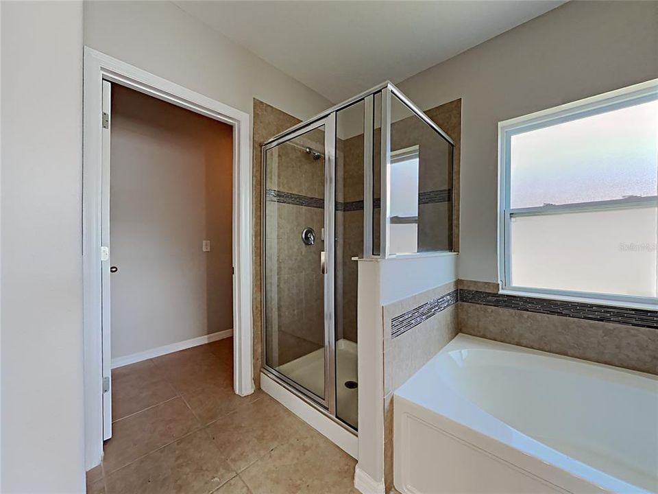 В аренду: $2,460 (4 спален, 2 ванн, 1860 Квадратных фут)