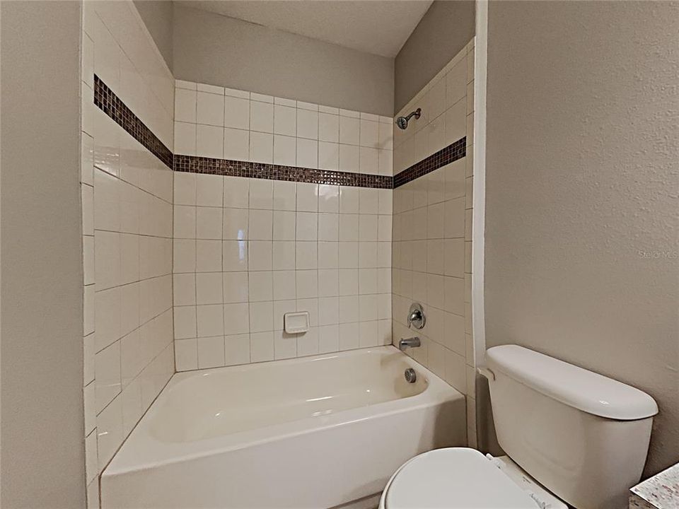 В аренду: $2,460 (4 спален, 2 ванн, 1860 Квадратных фут)