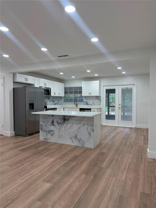 Activo con contrato: $560,000 (4 camas, 3 baños, 1664 Pies cuadrados)