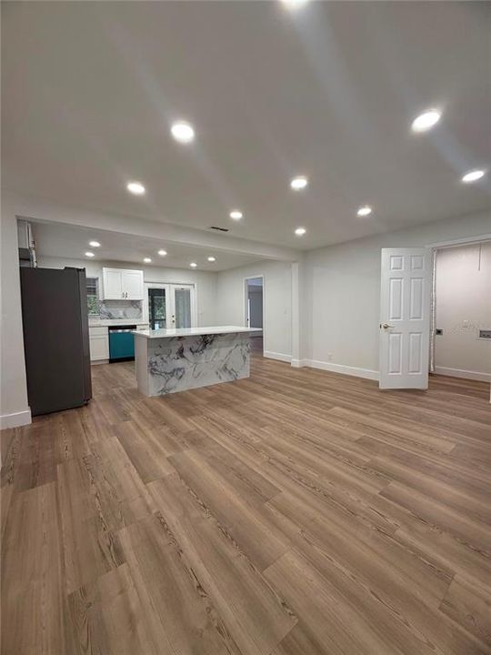 Activo con contrato: $560,000 (4 camas, 3 baños, 1664 Pies cuadrados)