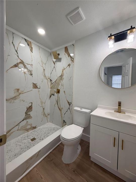 Activo con contrato: $560,000 (4 camas, 3 baños, 1664 Pies cuadrados)