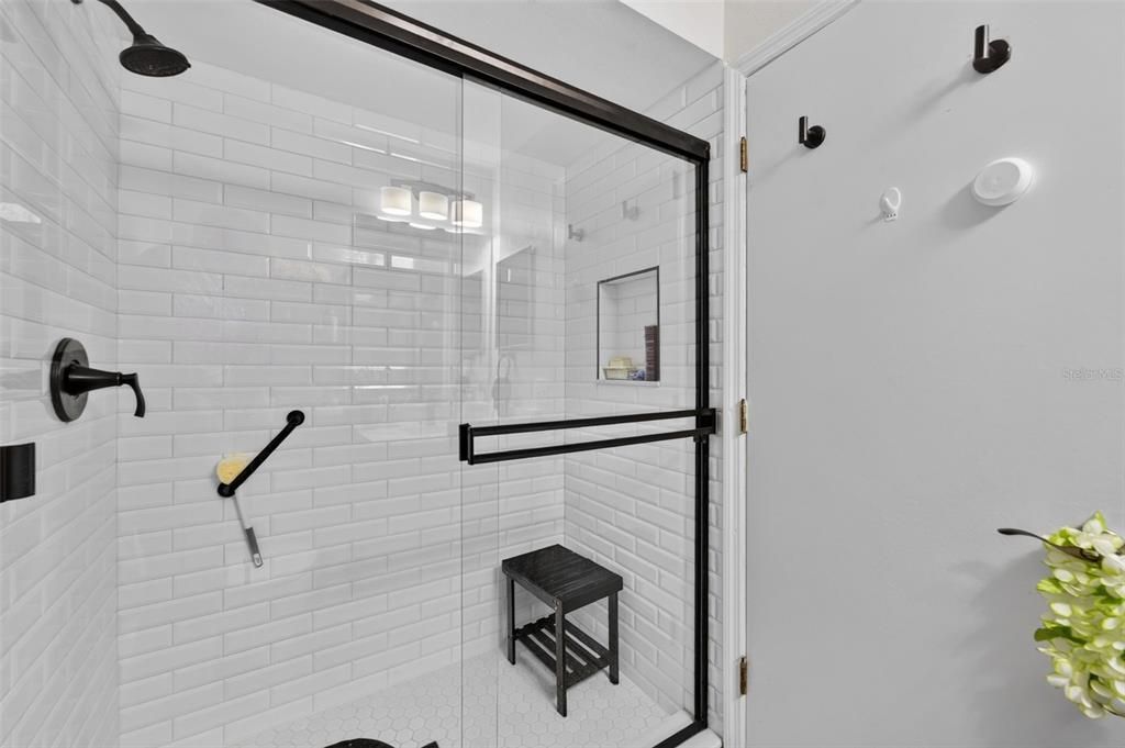На продажу: $189,000 (2 спален, 2 ванн, 1053 Квадратных фут)