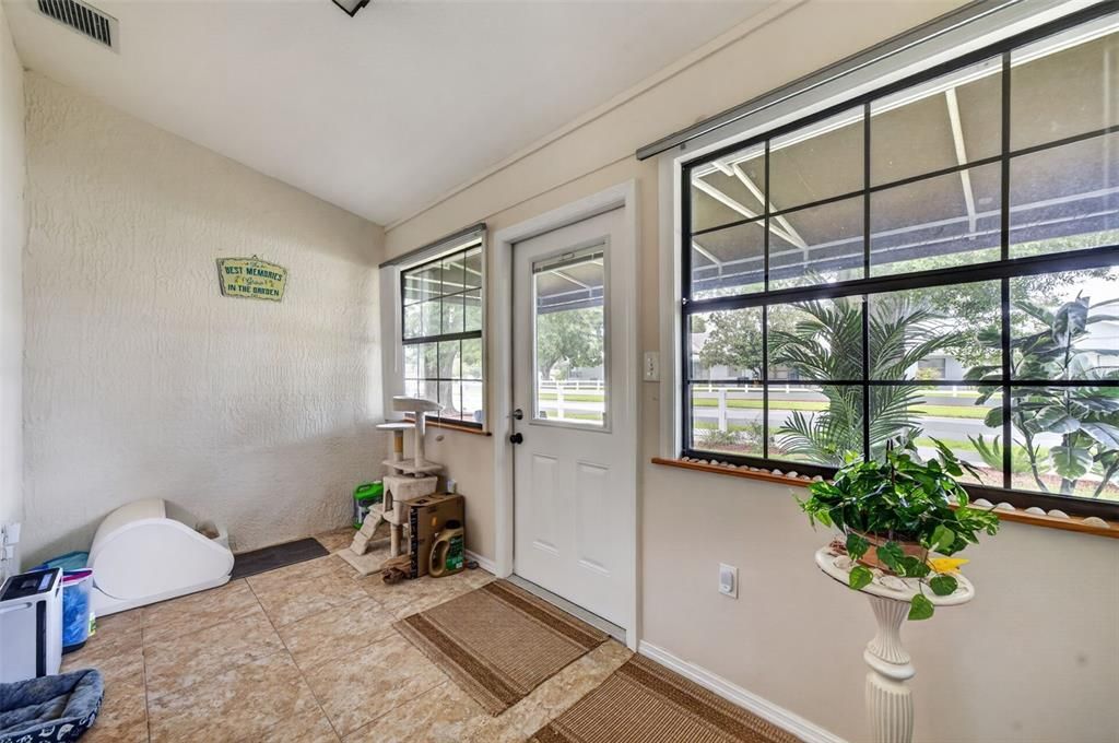 На продажу: $189,000 (2 спален, 2 ванн, 1053 Квадратных фут)