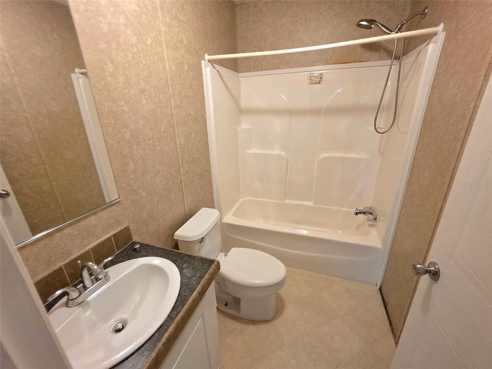 На продажу: $125,000 (3 спален, 2 ванн, 1056 Квадратных фут)
